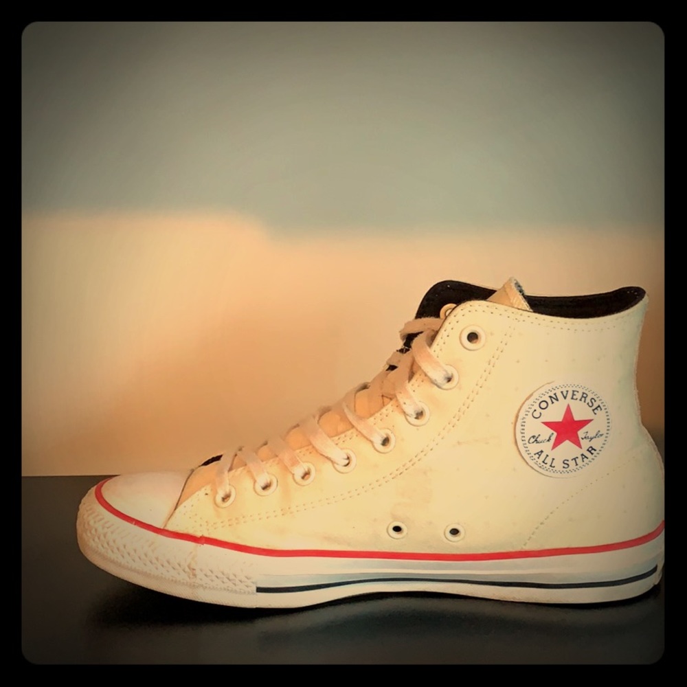 Athletic shoes